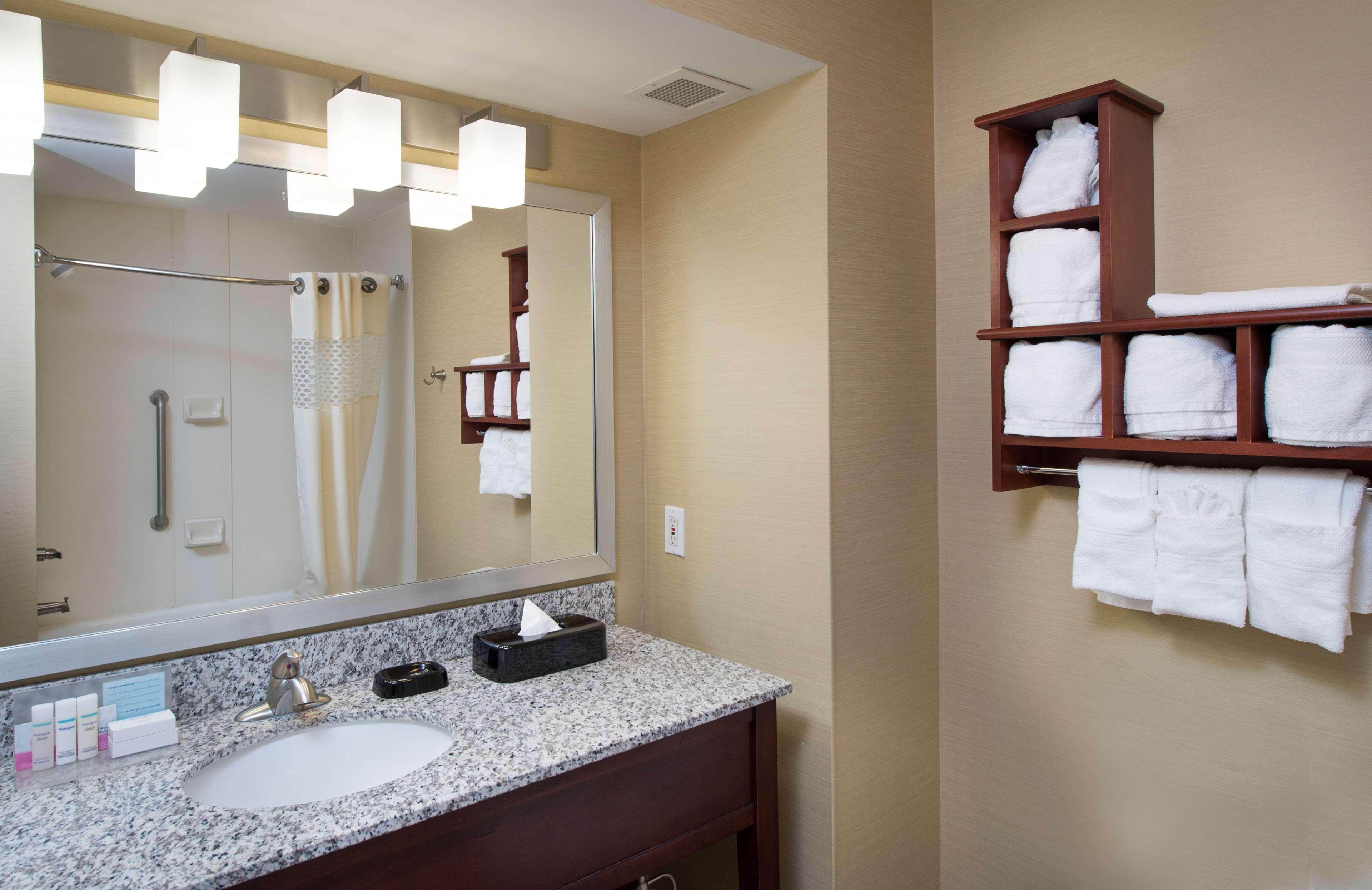 Hampton Inn Корнелія Екстер'єр фото