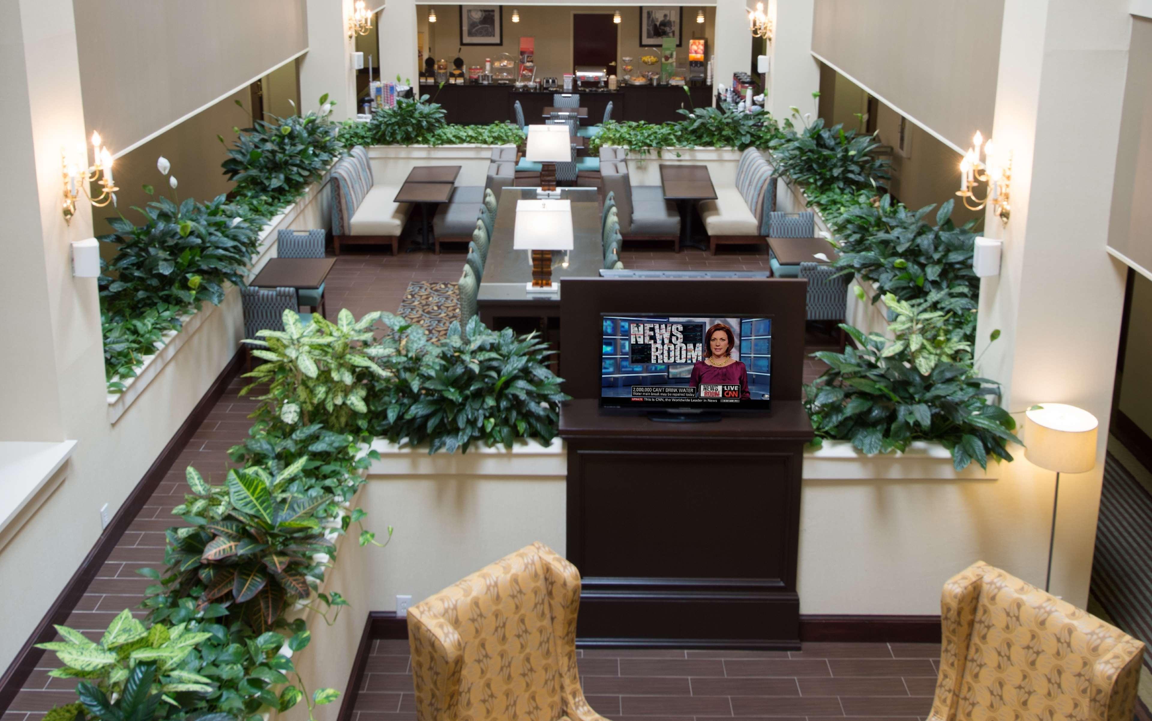 Hampton Inn Корнелія Екстер'єр фото