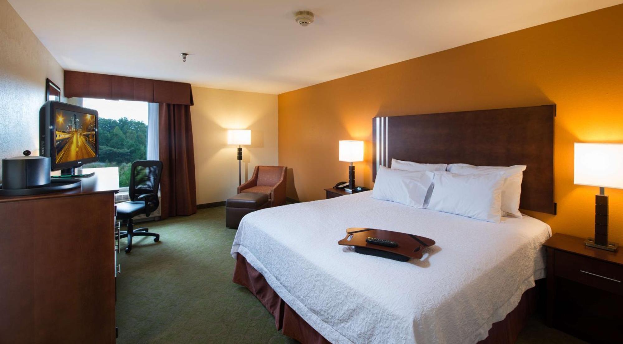 Hampton Inn Корнелія Екстер'єр фото