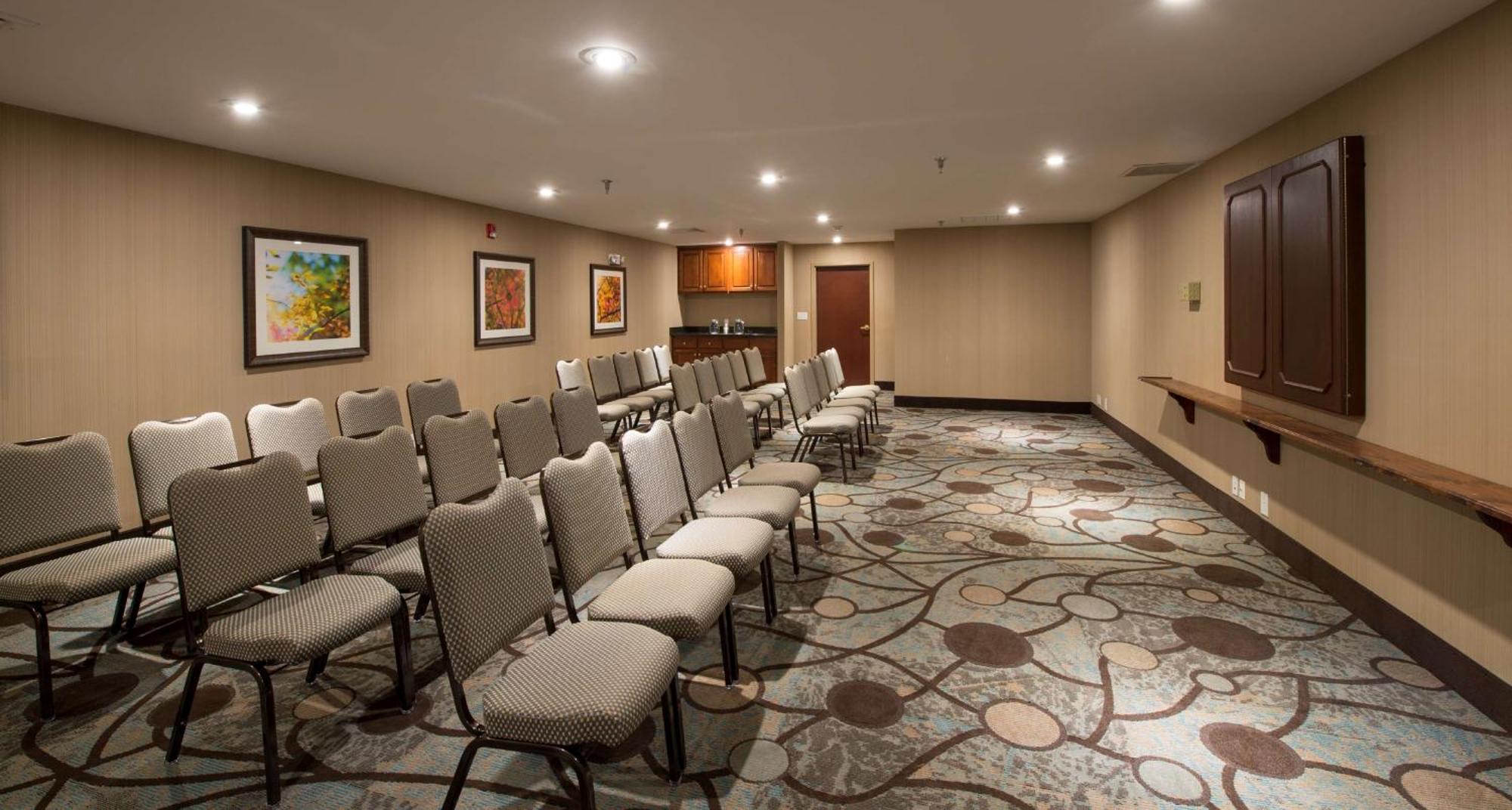 Hampton Inn Корнелія Екстер'єр фото