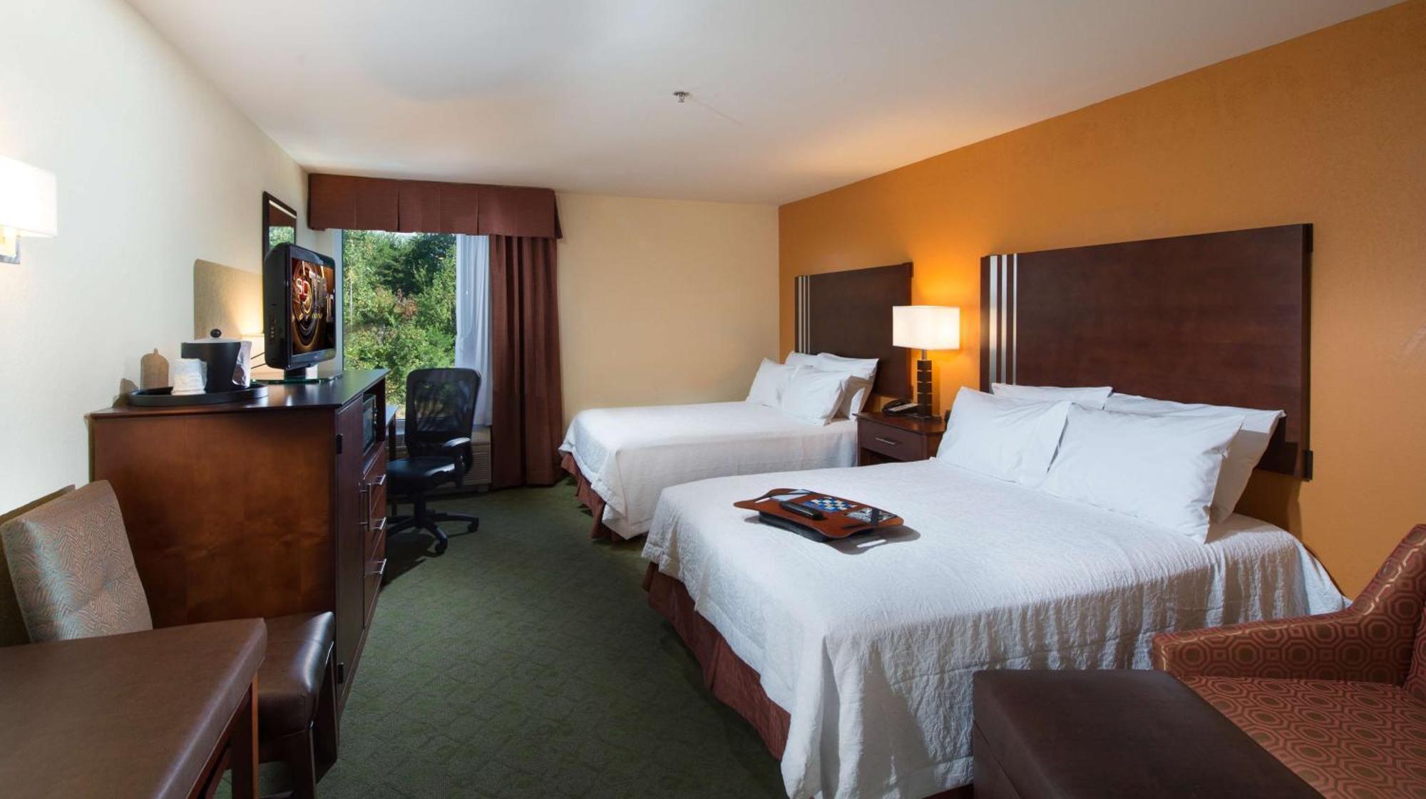Hampton Inn Корнелія Екстер'єр фото